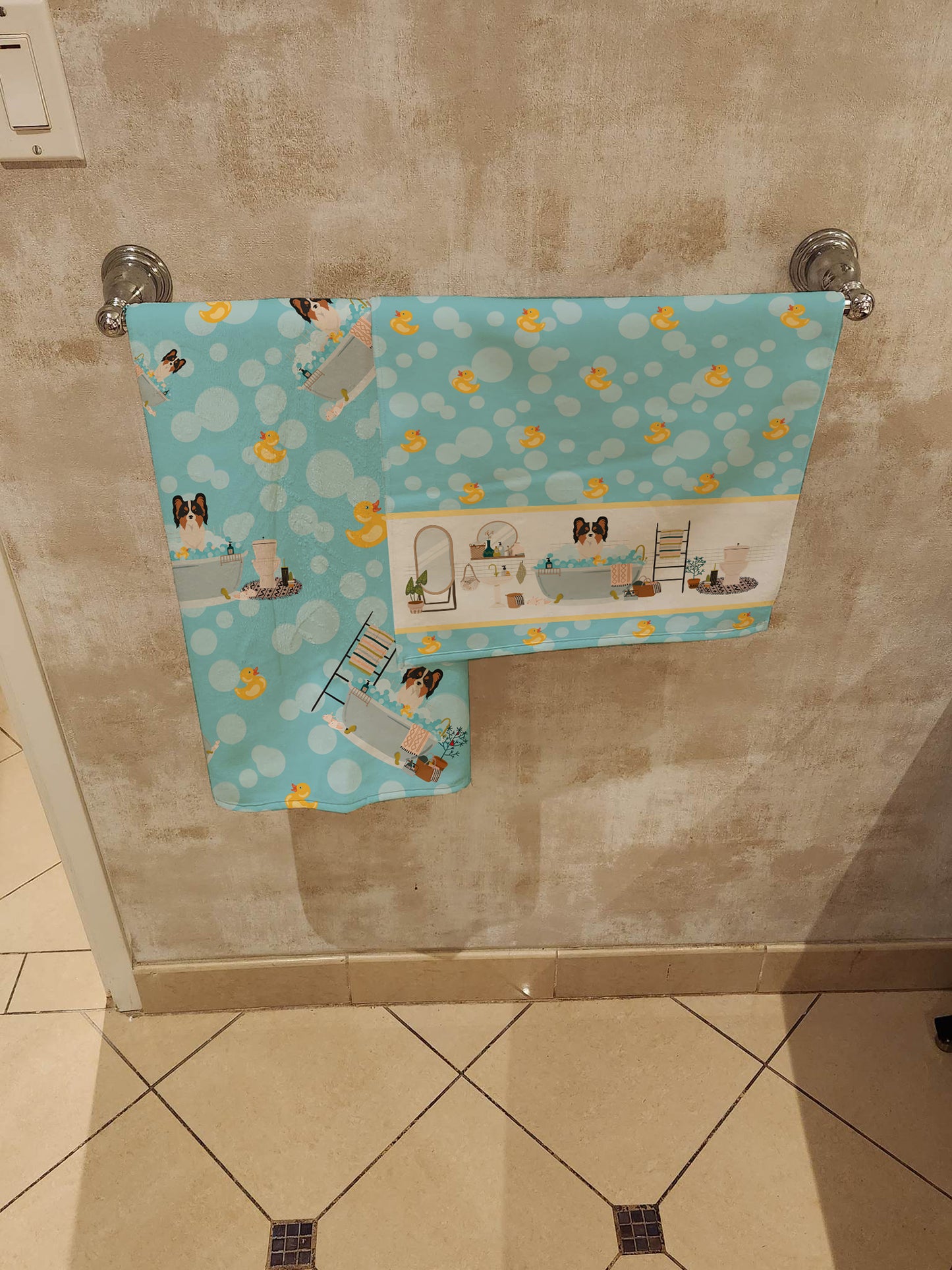 Tricolor Papillon Bath Towel Large
