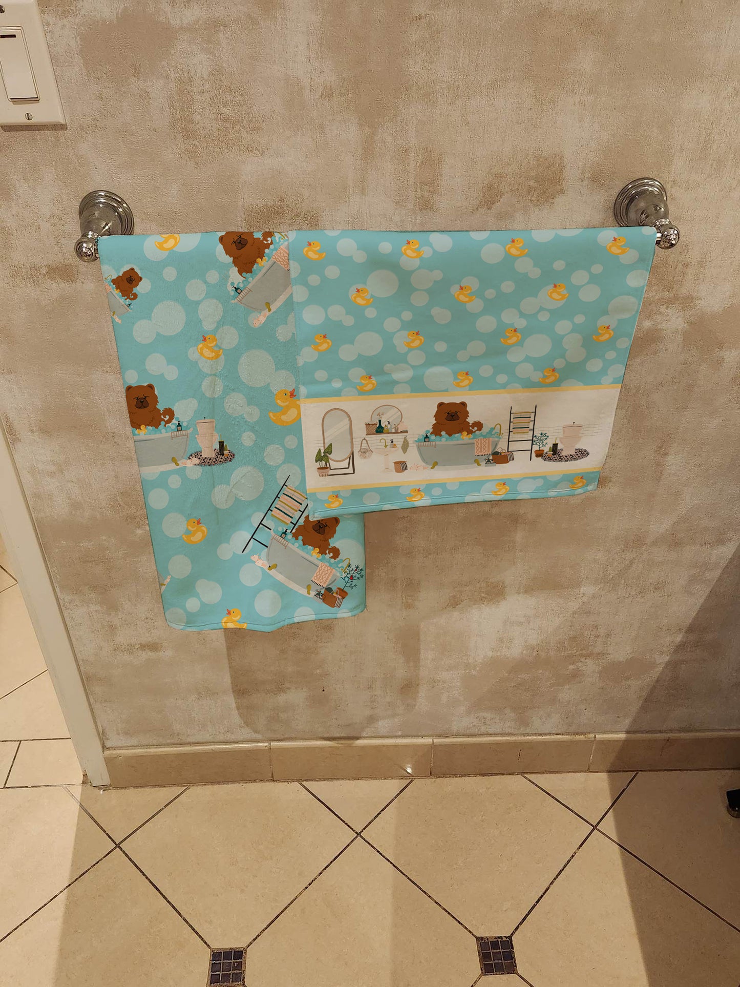 Red Chow Chow in Bathtub Bath Towel Large