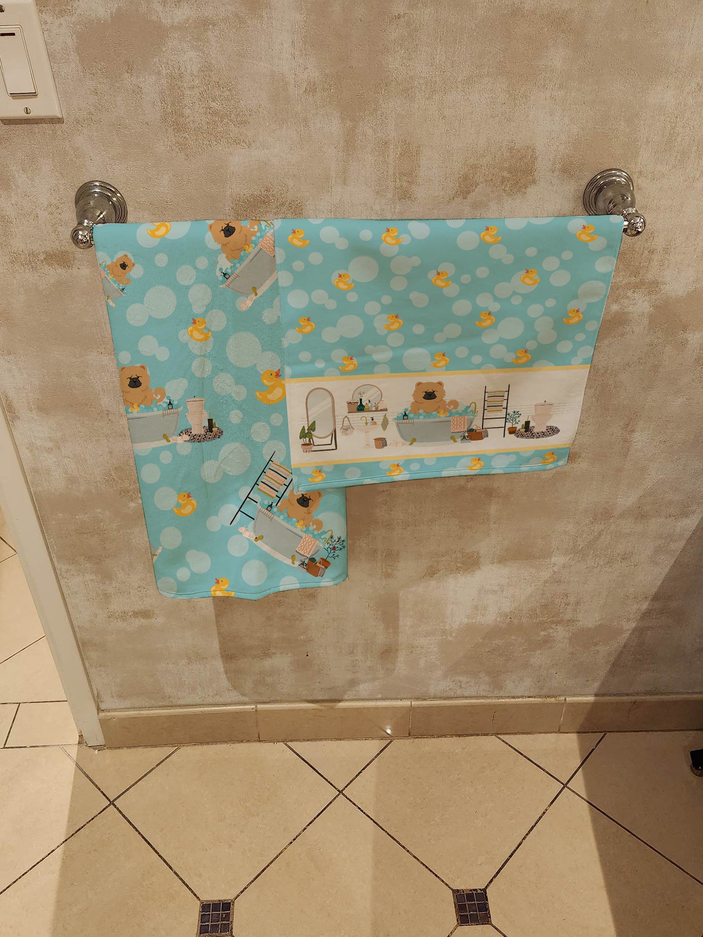 Cream Chow Chow in Bathtub Bath Towel Large