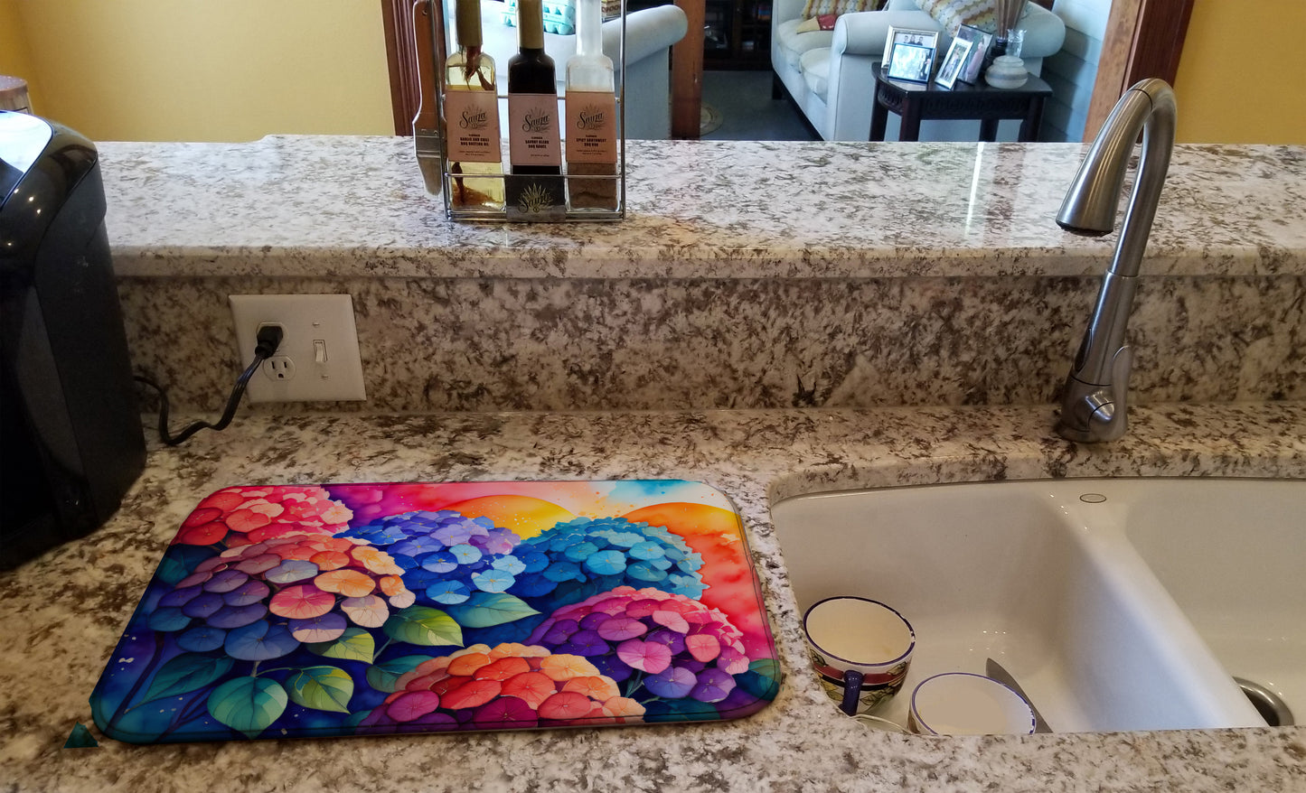 Hydrangeas in Color Dish Drying Mat