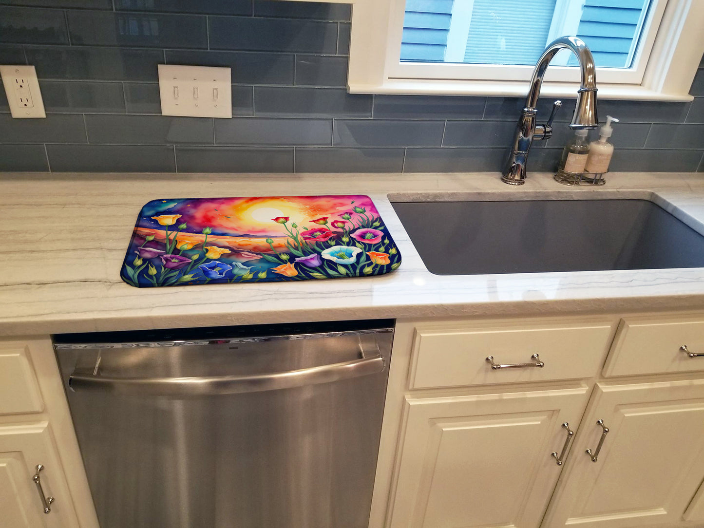 Lisianthus in Color Dish Drying Mat
