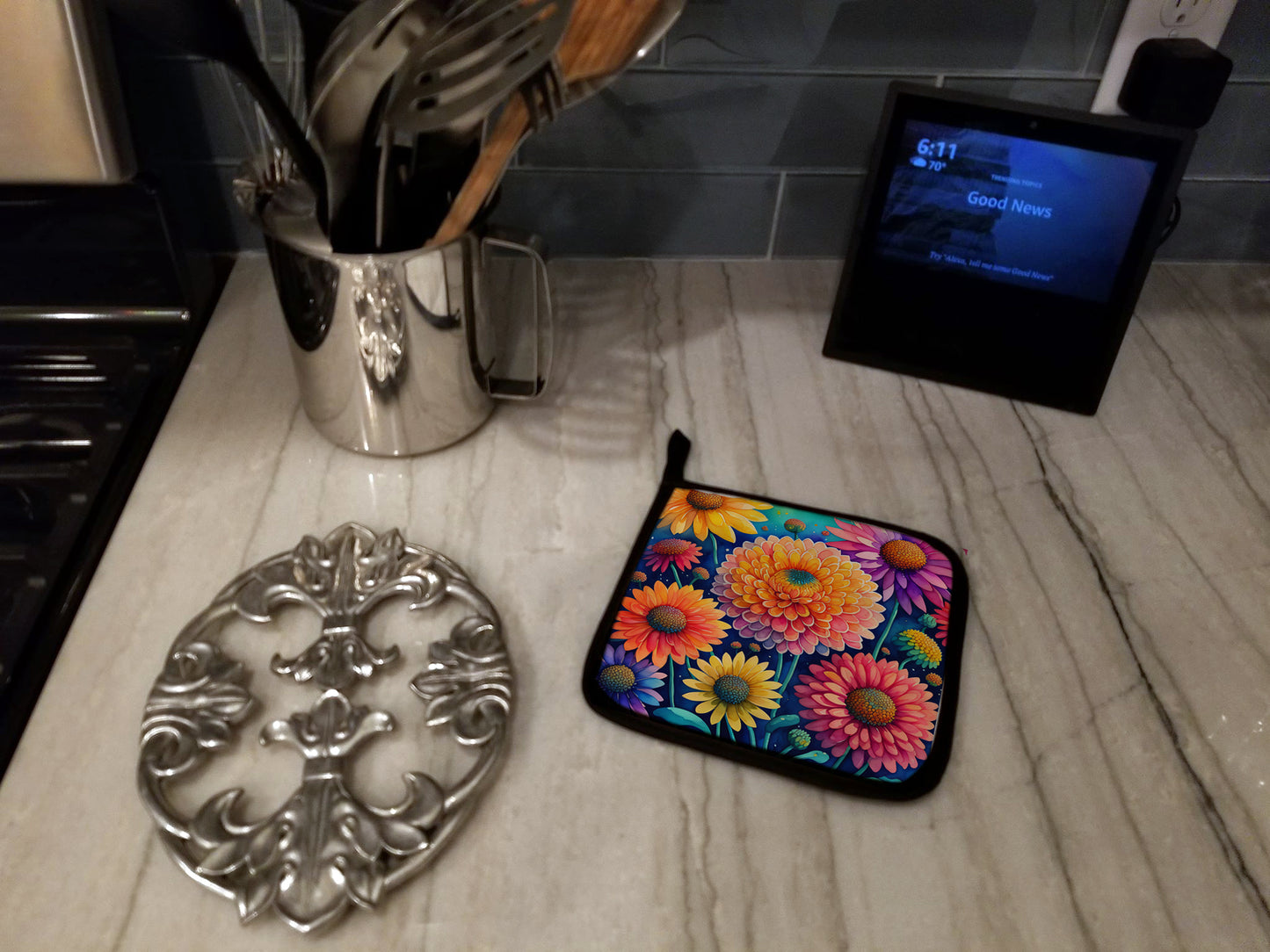 Colorful Chrysanthemums Pair of Pot Holders