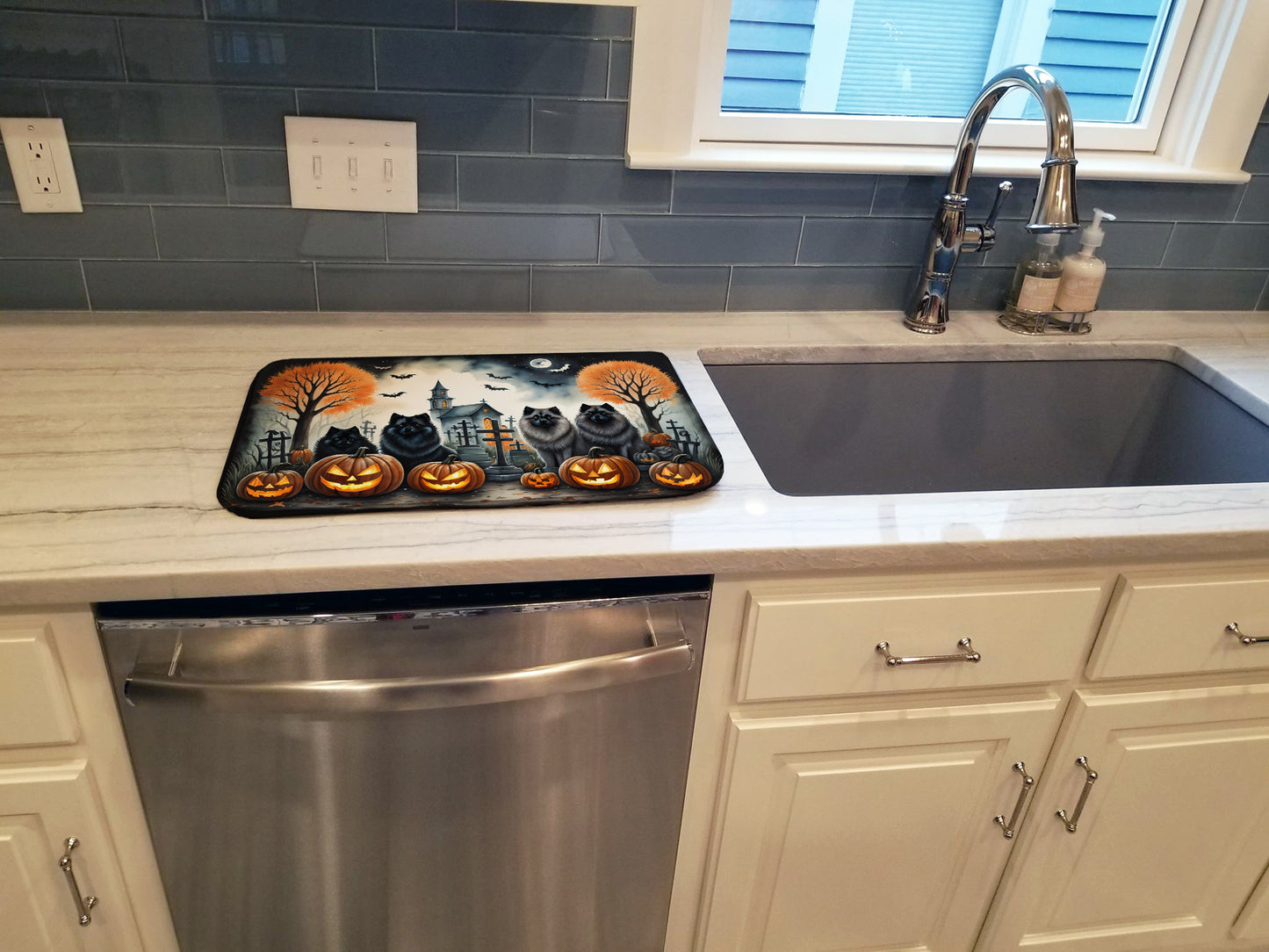 Keeshond Spooky Halloween Dish Drying Mat