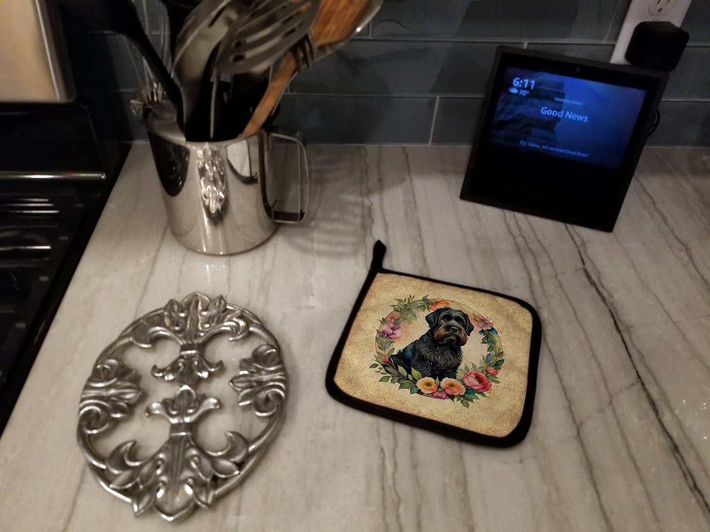 Black Russian Terrier and Flowers Pair of Pot Holders