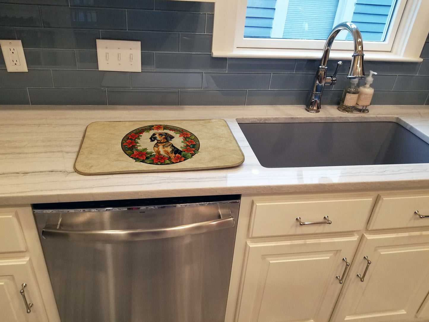 American English Coonhound Christmas Flowers Dish Drying Mat