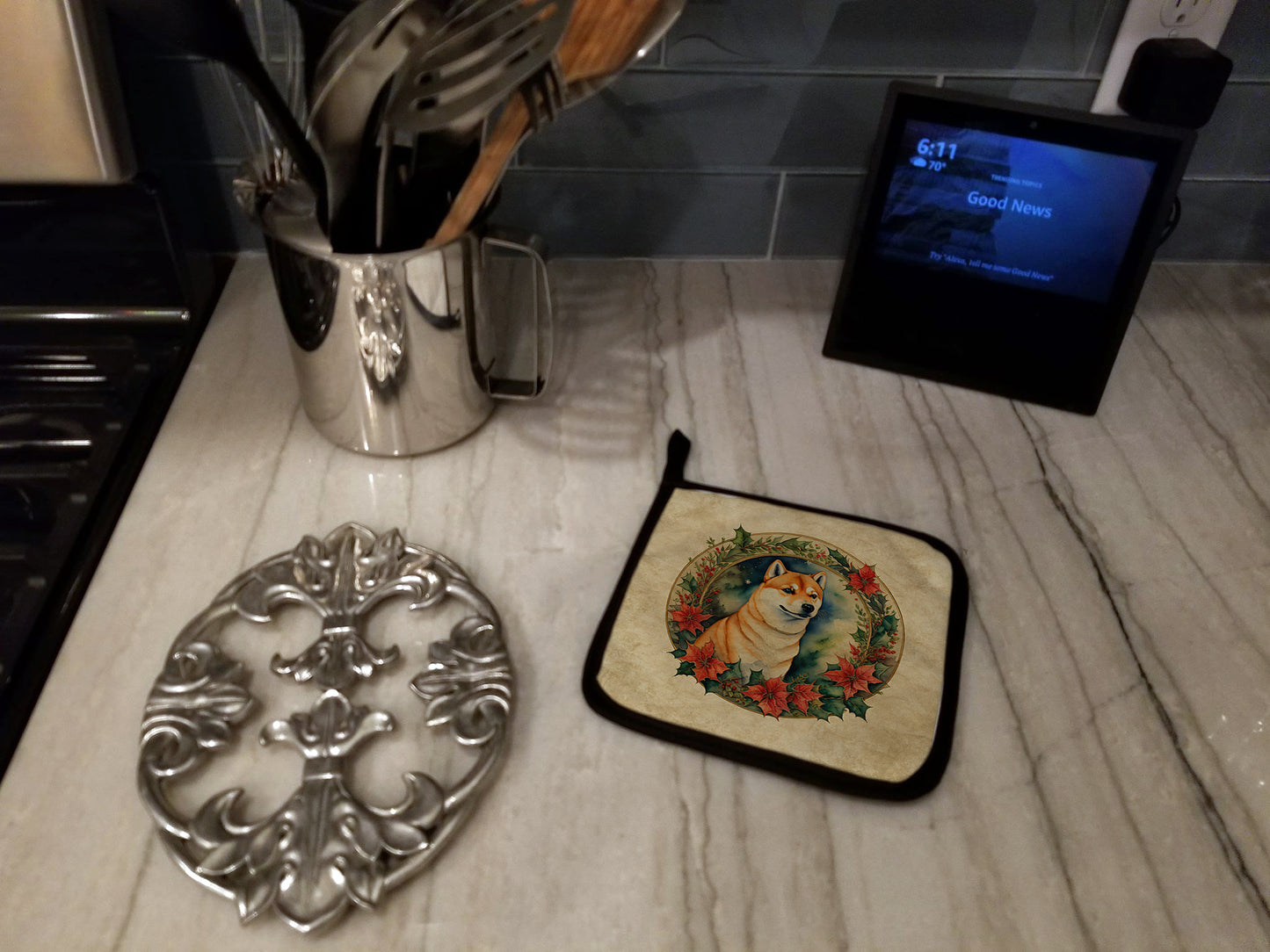 Shiba Inu Christmas Flowers Pair of Pot Holders