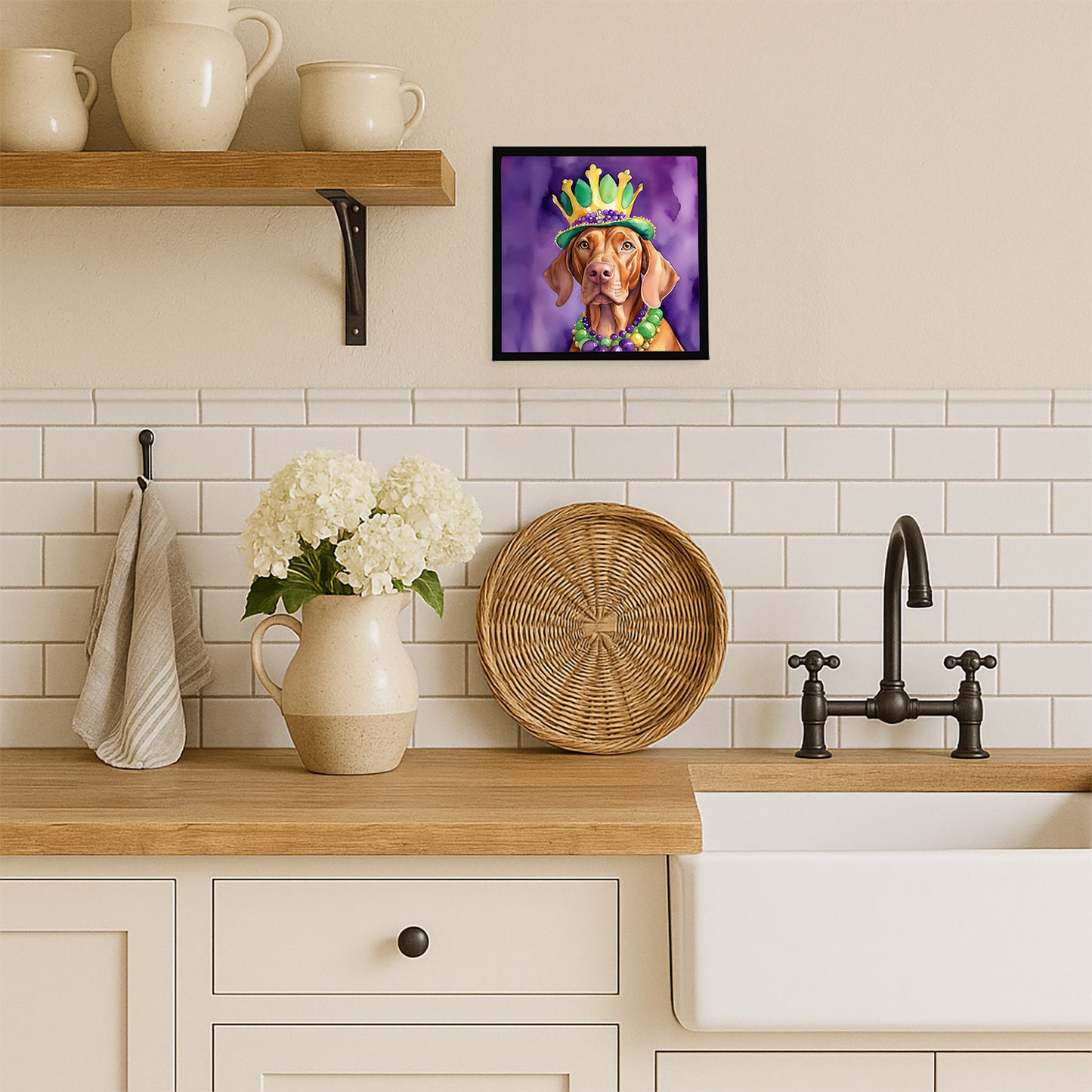 Vizsla King of Mardi Gras Framed Metal Print