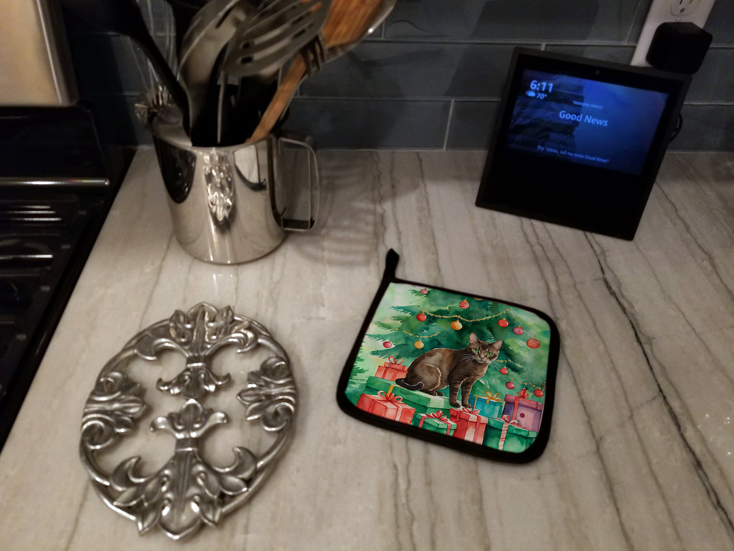 Havana Brown Cat By the Christmas Tree Pair of Pot Holders